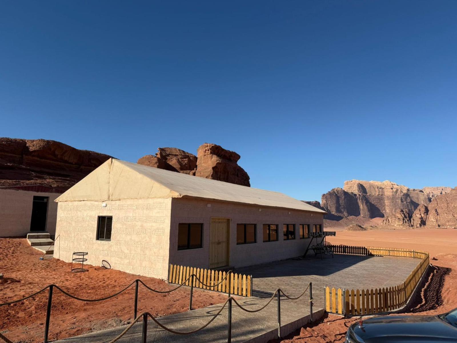 Falling Stars Camp Wadi Rum Exteriör bild