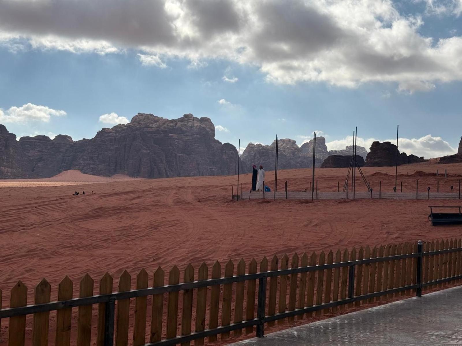Falling Stars Camp Wadi Rum Exteriör bild
